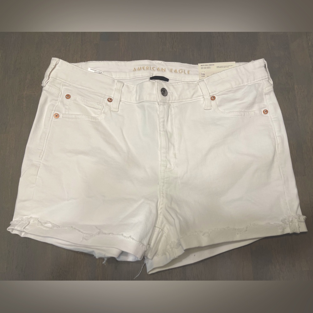 NEW! • American Eagle 🦅 High V-Rise White Shortie | 16